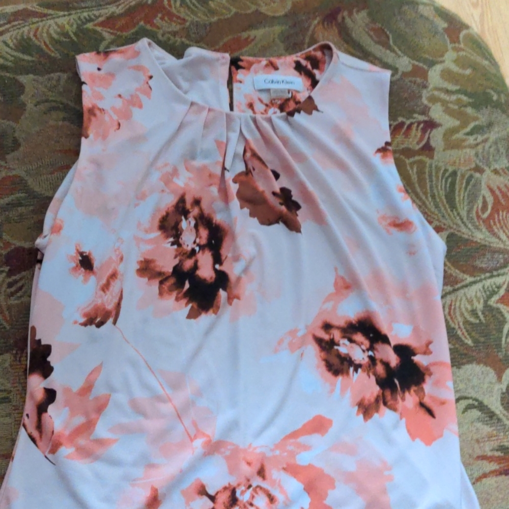 Calvin Klein sleeveless blouse. Beautiful